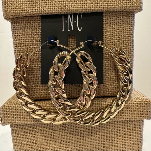NWT INC International Concepts Hoop Earrings - gold tone Chain style BIG - Picture 5 of 12